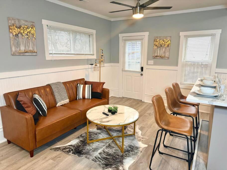 Апартаменты Little House On 47Th Кливленд Экстерьер фото